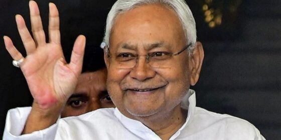 Bihar Chief Minister Nitish Kumar Resigns, Discussion Emerges on Forming a New Government in Collaboration with Modi, Leaving Lalu Behind